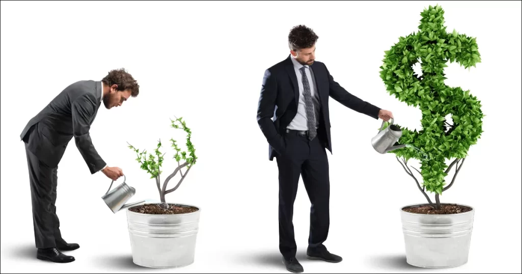 A mesma pessoa em duas fases: à esquerda, regando uma pequena planta brotando; à direita, regando uma planta exuberante em forma de cifrão de dólar, simbolizando o investimento inicial no empreendedorismo e a colheita dos retornos financeiros no futuro.